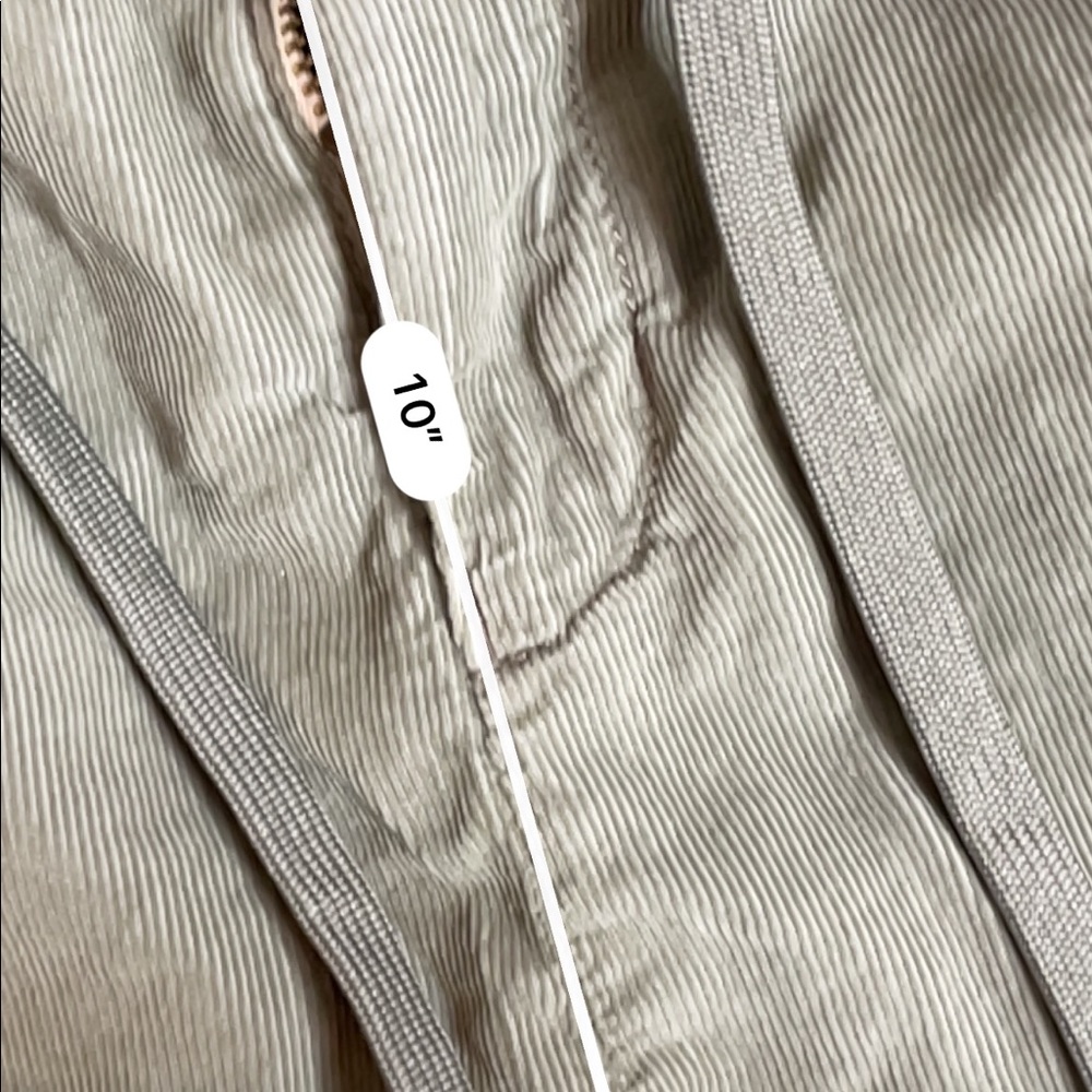 American Eagle corduroy olive green shorts - Picture 4 of 5